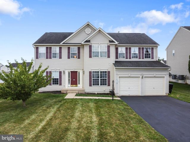 2538 BROWNSTONE CT, Dover, PA 17315