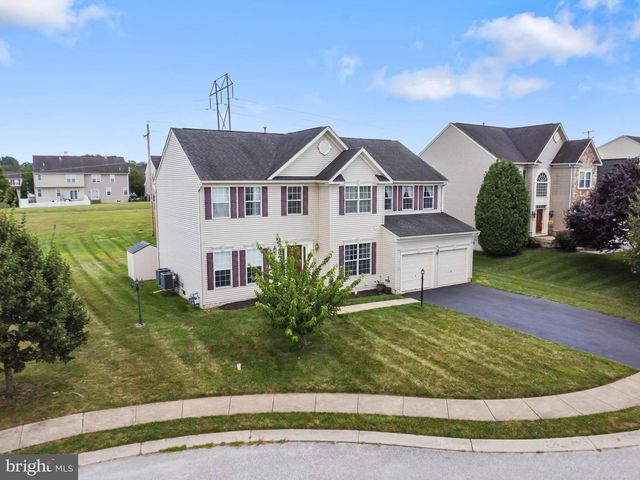 2538 BROWNSTONE CT, Dover, PA 17315