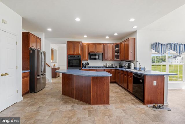 2538 BROWNSTONE CT, Dover, PA 17315
