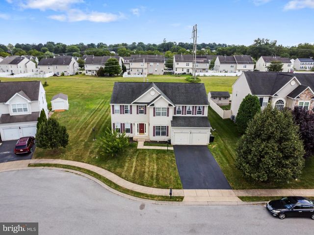 2538 BROWNSTONE CT, Dover, PA 17315