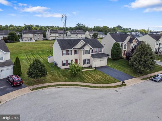 2538 BROWNSTONE CT, Dover, PA 17315
