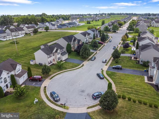 2538 BROWNSTONE CT, Dover, PA 17315