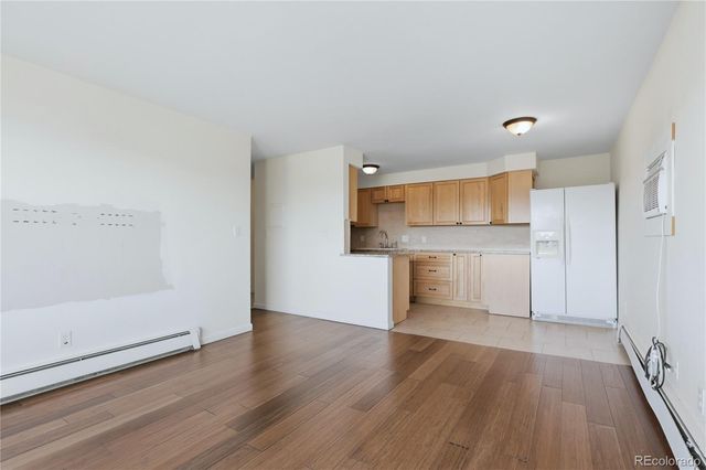 561 Geneva Street 305, Aurora, CO 80010