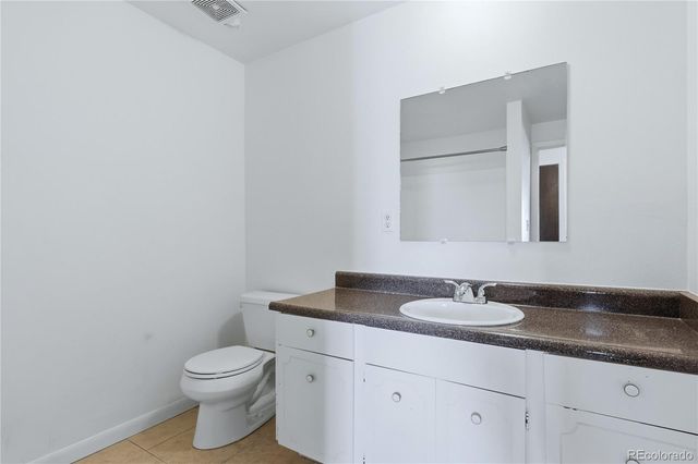 561 Geneva Street 305, Aurora, CO 80010