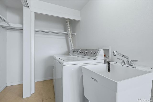 561 Geneva Street 305, Aurora, CO 80010