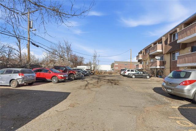 561 Geneva Street 305, Aurora, CO 80010