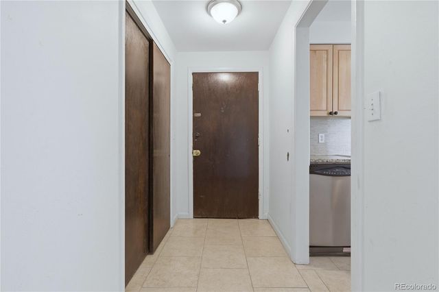 561 Geneva Street 305, Aurora, CO 80010