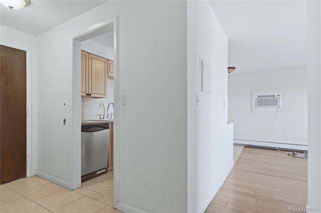 561 Geneva Street 305, Aurora, CO 80010