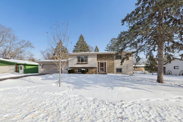 8148 Brandywine Parkway, Brooklyn Park, MN 55444