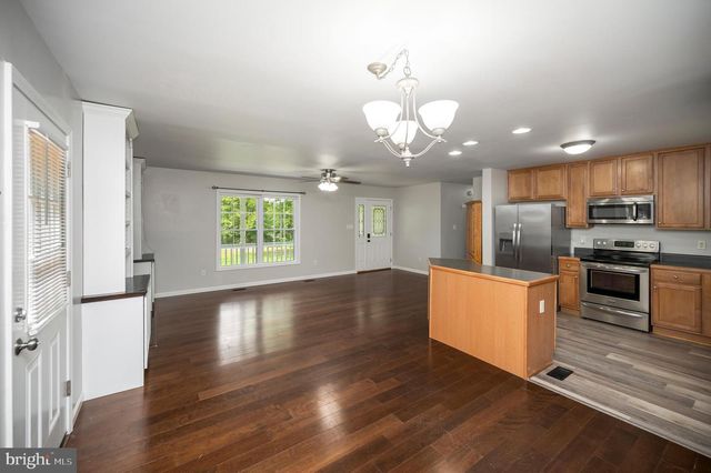 9641 PAMUNKEY DR, King George, VA 22485