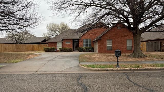 519 Sparrow Hawk Street, Edmond, OK 73003