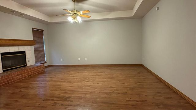 519 Sparrow Hawk Street, Edmond, OK 73003