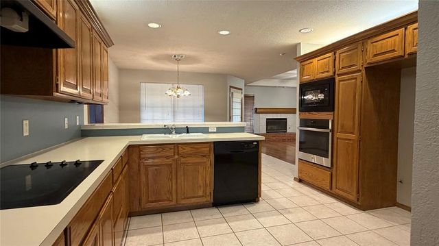 519 Sparrow Hawk Street, Edmond, OK 73003