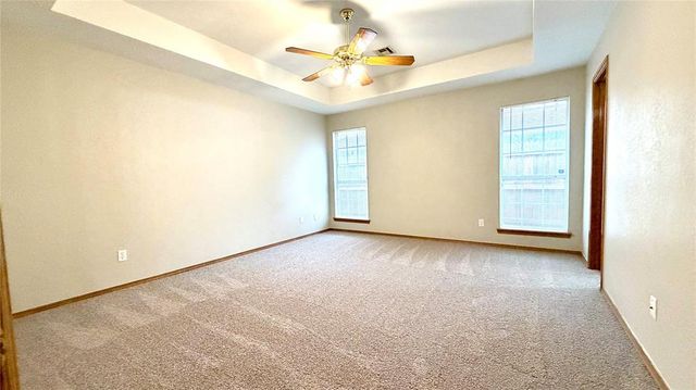 519 Sparrow Hawk Street, Edmond, OK 73003