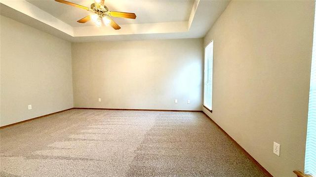 519 Sparrow Hawk Street, Edmond, OK 73003