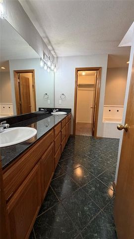 519 Sparrow Hawk Street, Edmond, OK 73003