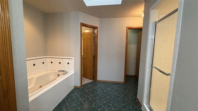 519 Sparrow Hawk Street, Edmond, OK 73003