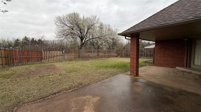 519 Sparrow Hawk Street, Edmond, OK 73003