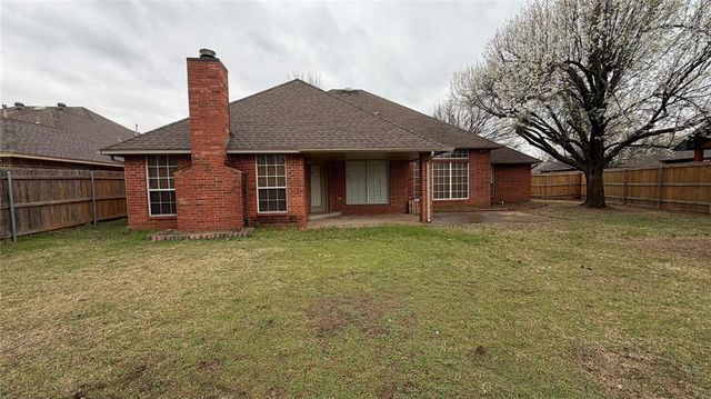519 Sparrow Hawk Street, Edmond, OK 73003