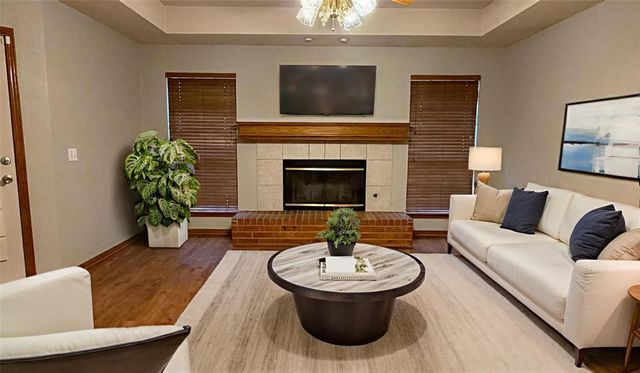 519 Sparrow Hawk Street, Edmond, OK 73003