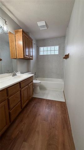 519 Sparrow Hawk Street, Edmond, OK 73003