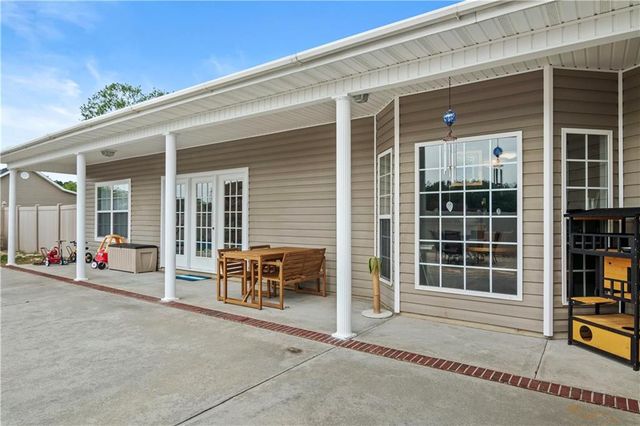 6338 Sun Dell Circle, Blackshear, GA 31516