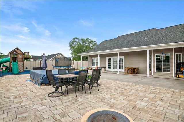 6338 Sun Dell Circle, Blackshear, GA 31516