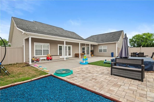 6338 Sun Dell Circle, Blackshear, GA 31516