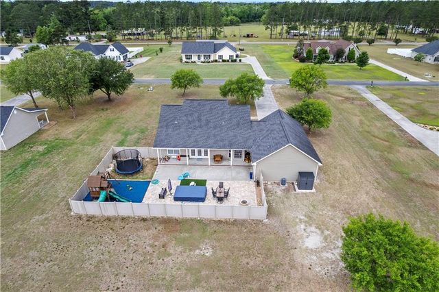 6338 Sun Dell Circle, Blackshear, GA 31516