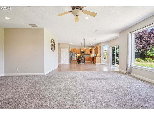 10400 Ne 197TH St, Battle Ground, WA 98604