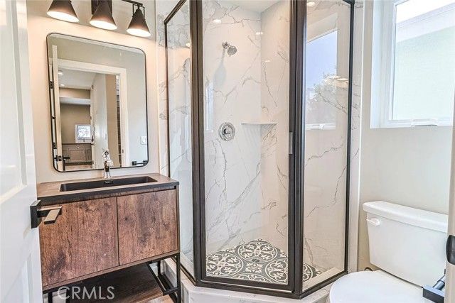 5261 Harmony Avenue, North Hollywood (los Angeles), CA 91601