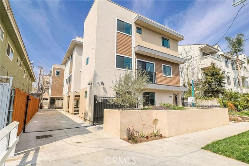 5261 Harmony Avenue, North Hollywood (los Angeles), CA 91601