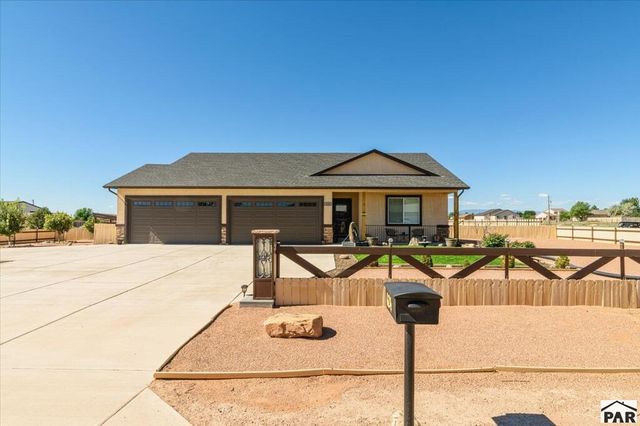 624 E Paradise Dr, Pueblo West, CO 81007