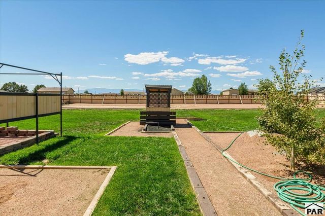 624 E Paradise Dr, Pueblo West, CO 81007