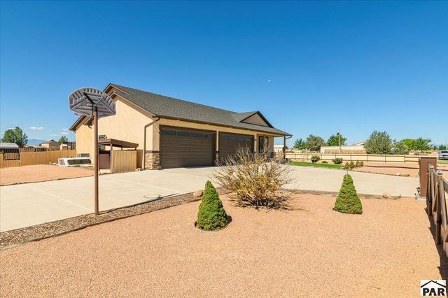 624 E Paradise Dr, Pueblo West, CO 81007