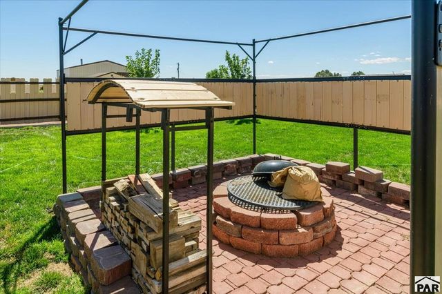 624 E Paradise Dr, Pueblo West, CO 81007