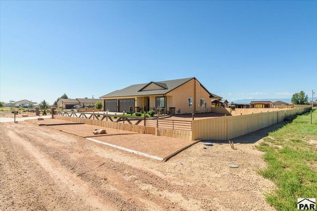 624 E Paradise Dr, Pueblo West, CO 81007
