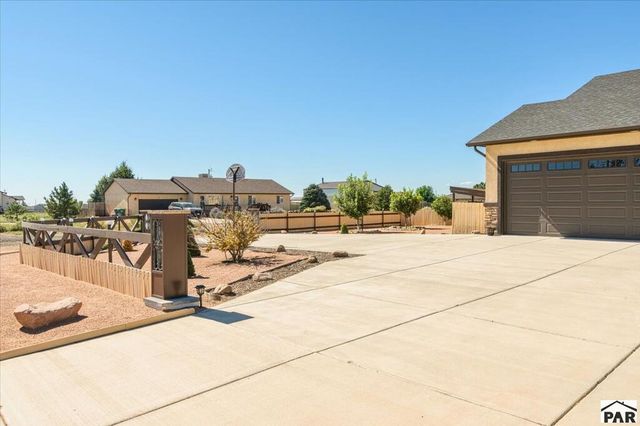 624 E Paradise Dr, Pueblo West, CO 81007