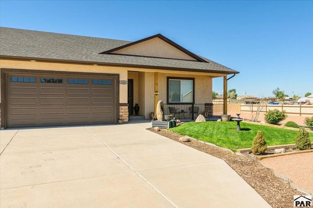 624 E Paradise Dr, Pueblo West, CO 81007