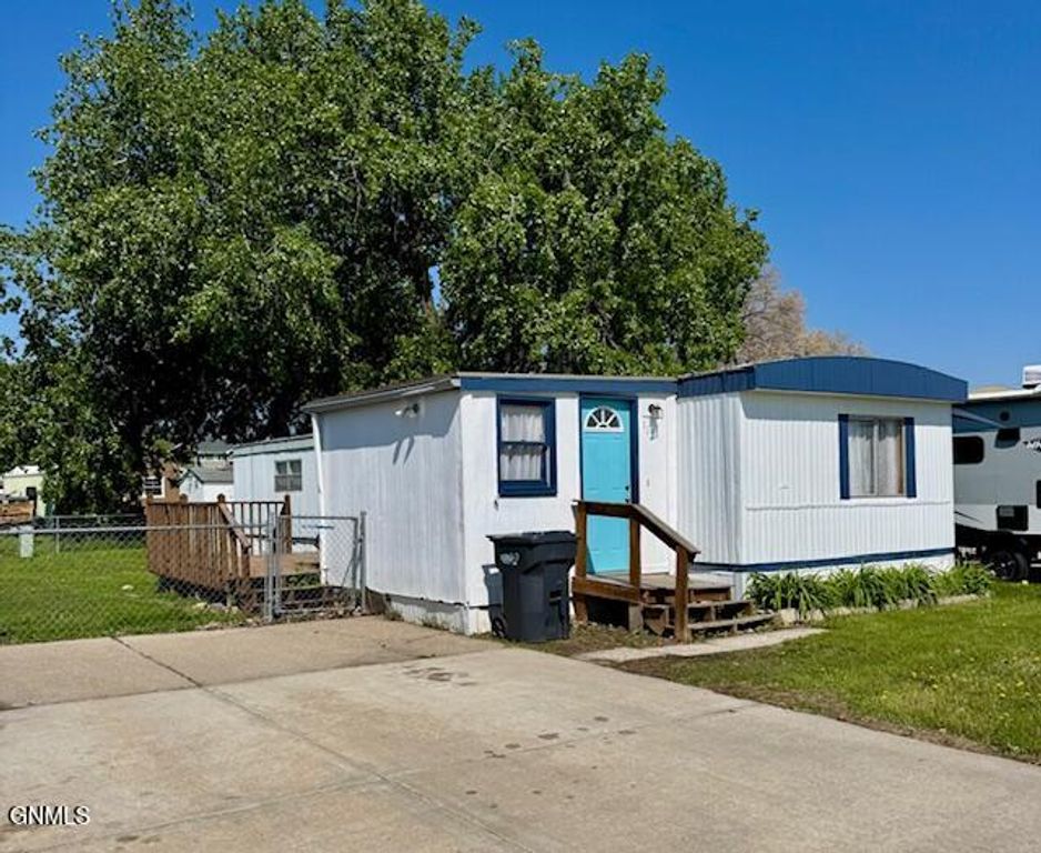 112 New Jersey Street, Bismarck, ND 58504 photo 2