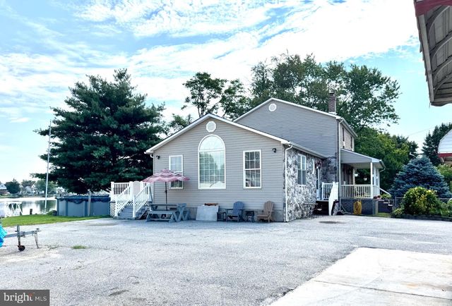 8514 SANDY PLAINS RD, Dundalk, MD 21222