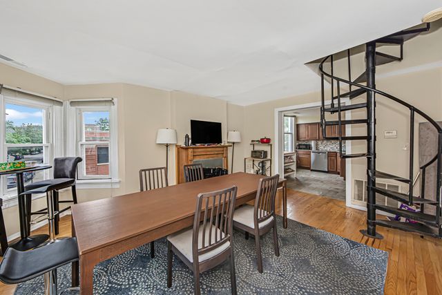 3425 N Seminary Avenue 2F, Chicago, IL 60657