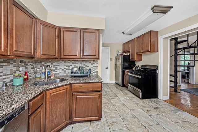 3425 N Seminary Avenue 2F, Chicago, IL 60657