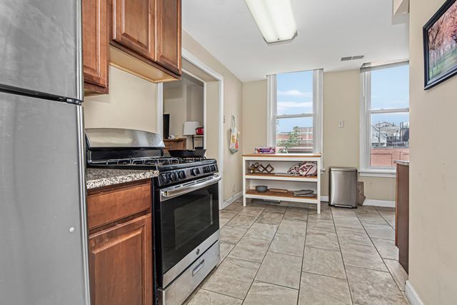 3425 N Seminary Avenue 2F, Chicago, IL 60657