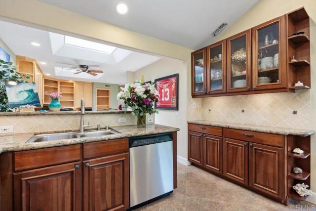 4878 Galicia Way, Oceanside, CA 92056
