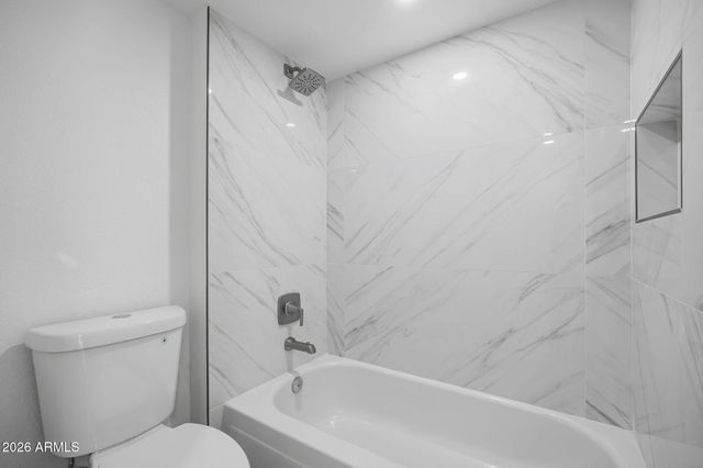 8330 N 21ST Drive J203, Phoenix, AZ 85021