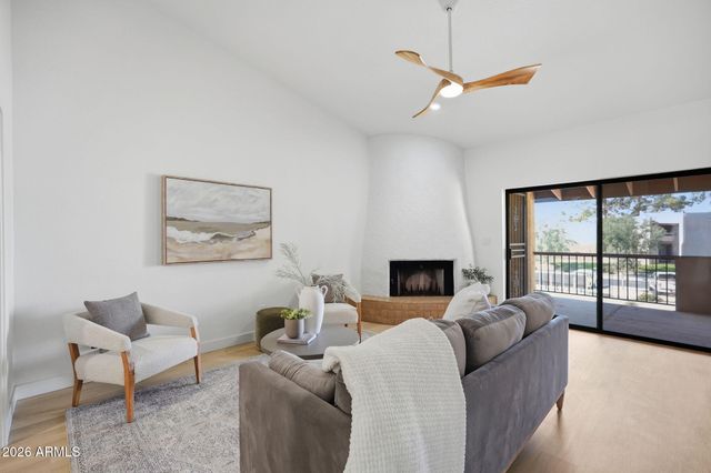 8330 N 21ST Drive J203, Phoenix, AZ 85021