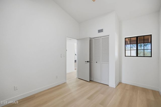 8330 N 21ST Drive J203, Phoenix, AZ 85021