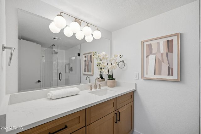 8330 N 21ST Drive J203, Phoenix, AZ 85021