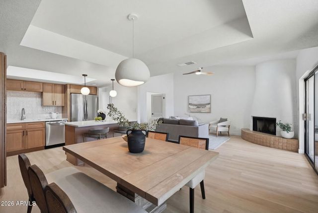 8330 N 21ST Drive J203, Phoenix, AZ 85021